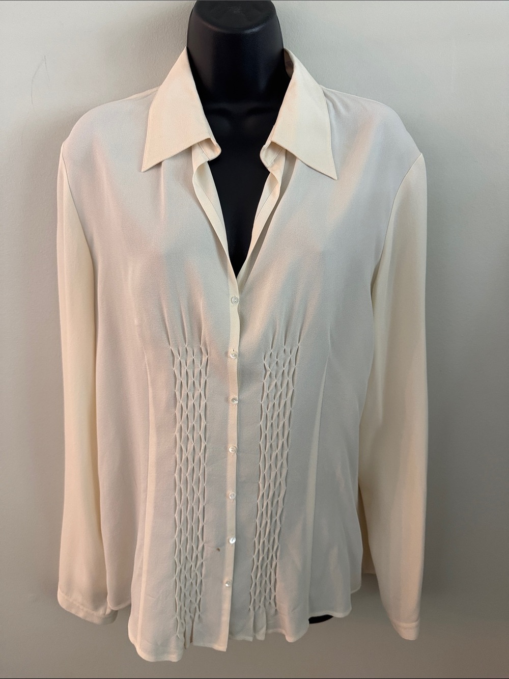 Talbots Silk Cream Button-Front Long-Sleeve Blouse with Pintuck Detail Size 16